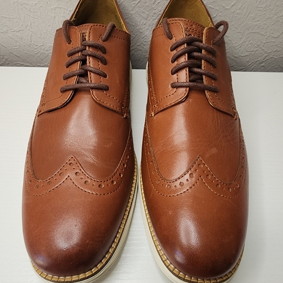 Cole Haan OriginalGrand Men’s Leather Wingtip Oxford Shoe [Woodbury/Ivory] - 10 - Picture 4 of 13